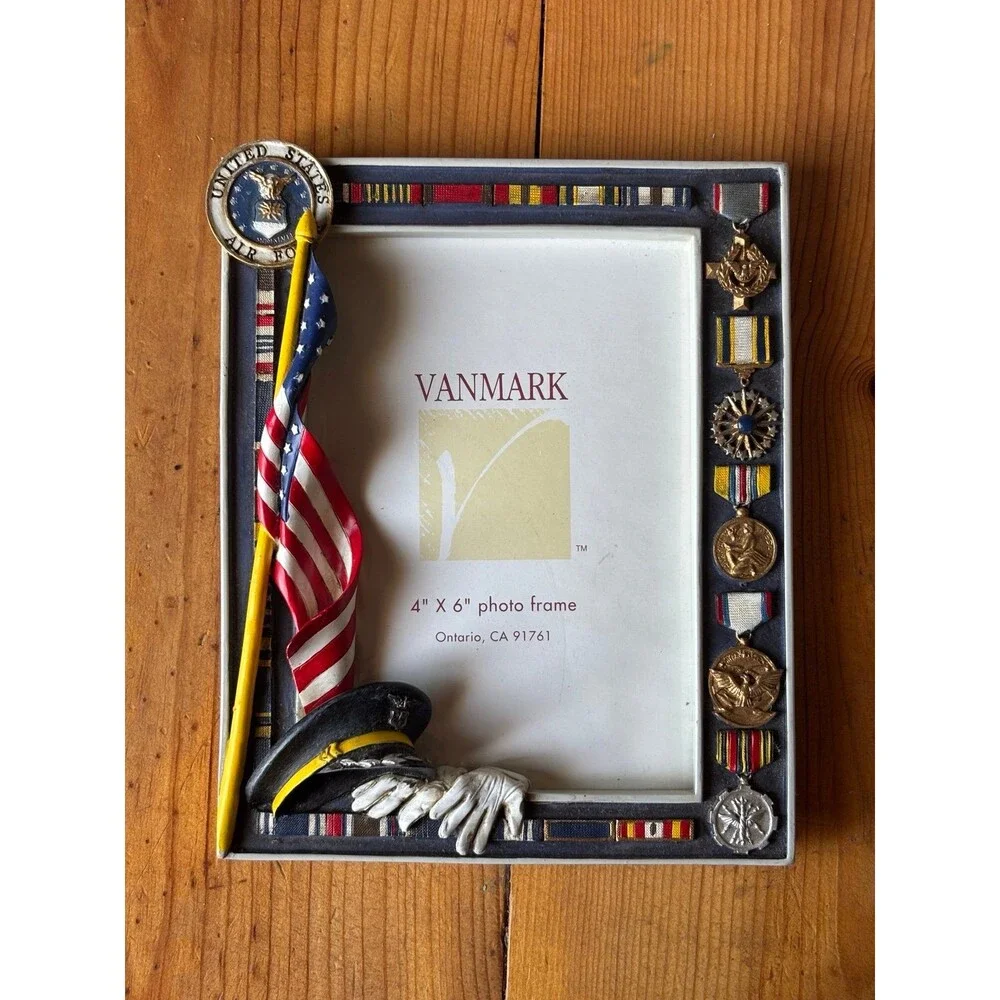 US Air Force Photo Frame 4x6, Vanmark Patriotic Military Memorabilia Vtg resin
